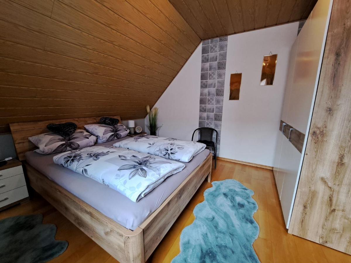 Ferienwohnung Sonja Mit Garten Und Freisitz Steinwiesen Eksteriør bilde